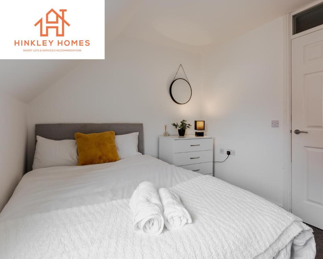 5 Beds - Free Gated Parking - Centre - By Hinkley Homes Short Lets & Serviced Apartament *